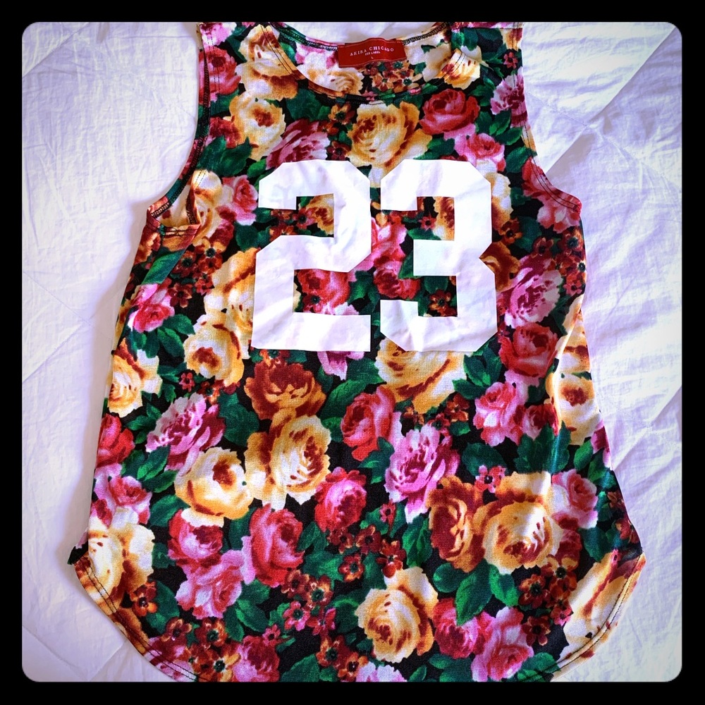 Akira 23 Flower Tank